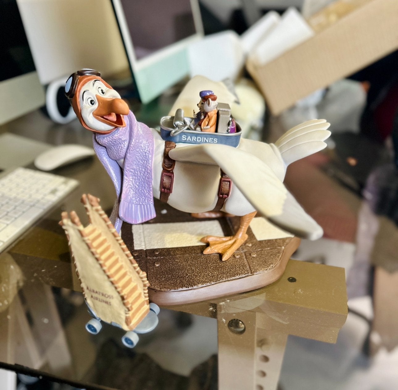 WDCC Disney - The Rescuers Orville Cleared for Take Off, Ophalen, Zo goed als nieuw, Beeldje of Figuurtje