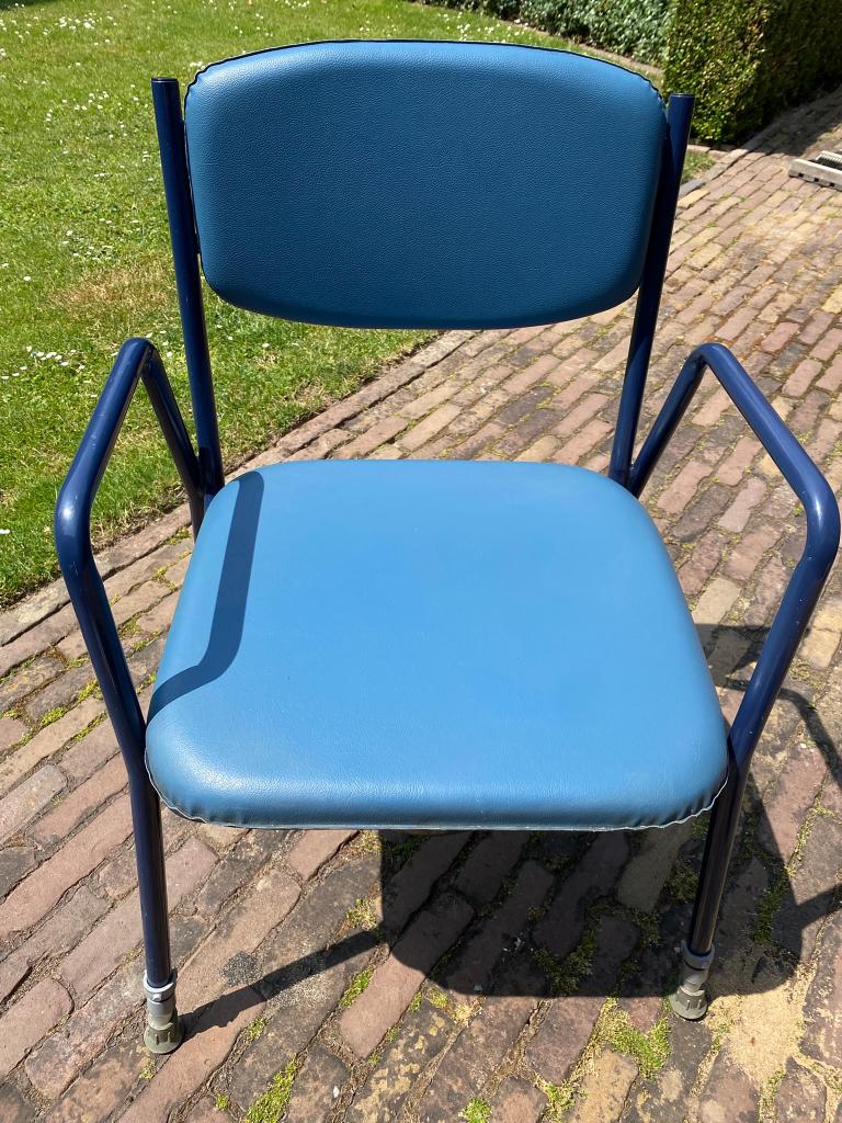 Postoel / wc stoel / po stoel met verstelbare poten, Ophalen, Zo goed als nieuw