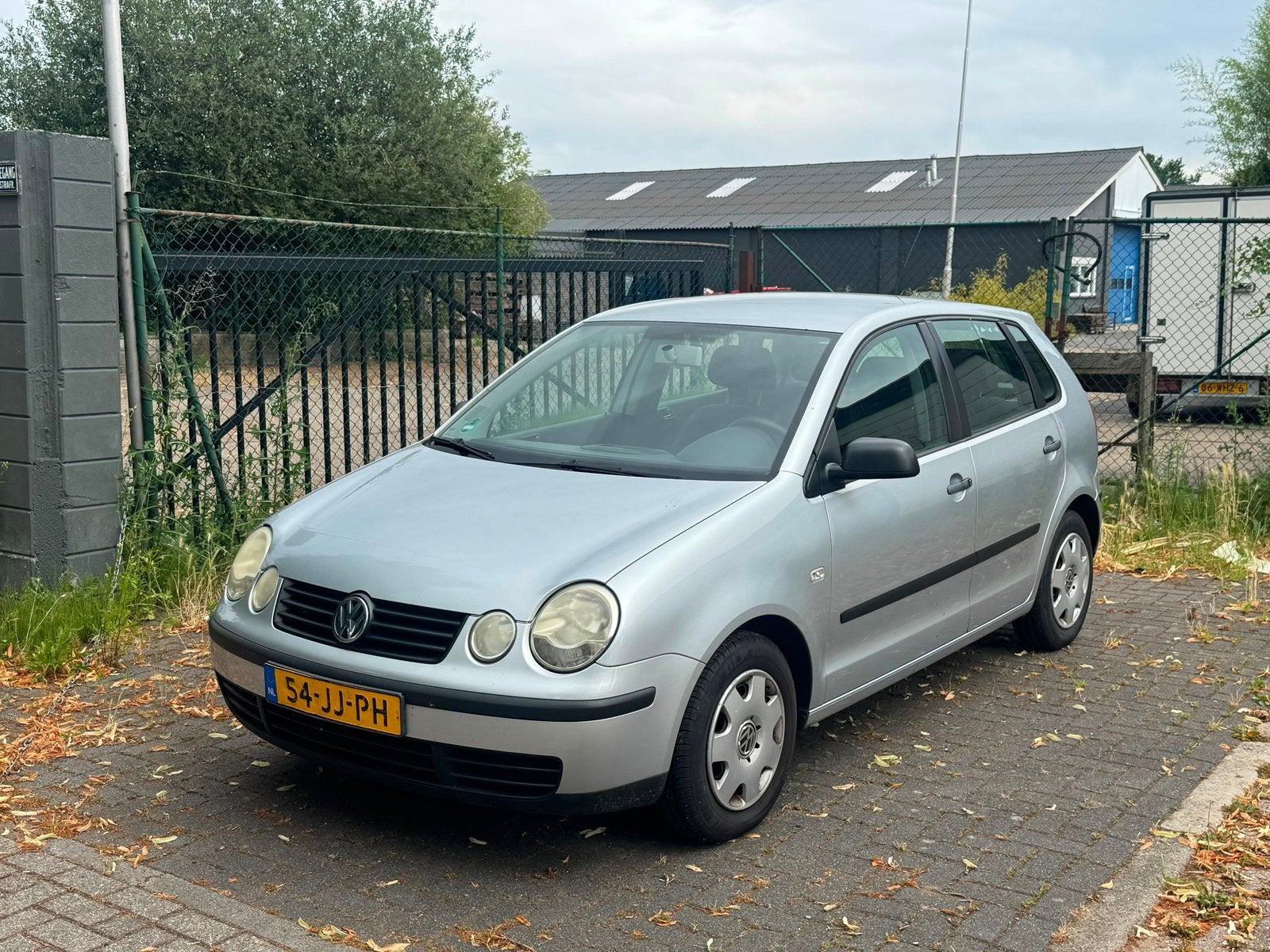 NWE APK Volkswagen Polo 1.4 55KW AUT 2002 Grijs, Origineel Nederlands, Particulier, 1000 kg, Zilver of Grijs