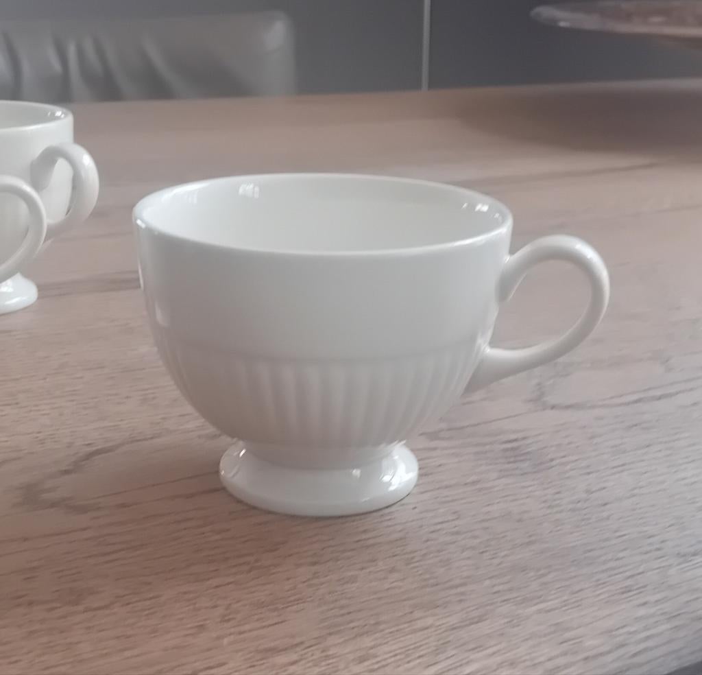 • Wedgwood Edme 6x koffiekopjes zonder schotel  €18
•, Ophalen of Verzenden, Zo goed als nieuw, Wedgwood, Kop(pen) en/of Schotel(s)