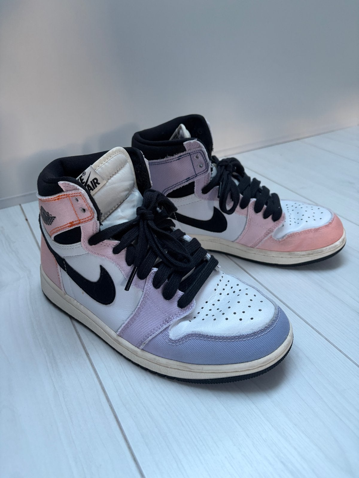 Unieke sneaker Nike Air Jordan 1 retro high skyline 38,5, Ophalen, Zo goed als nieuw, Roze, Sneakers of Gympen