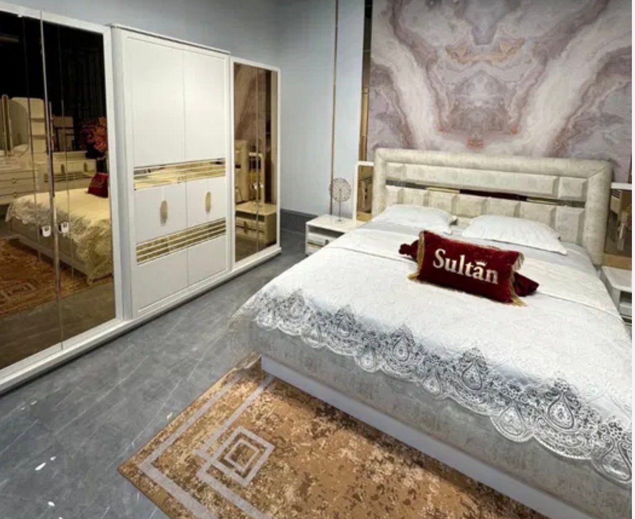 Luxe Slaapkamer Set - Wit met Gouden Details, Ophalen of Verzenden, Zo goed als nieuw, Tweepersoons