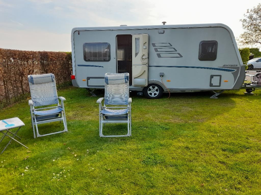 Eriba nova GL 545, Kachel, Rondzit, Frans bed, 7 tot 8 meter