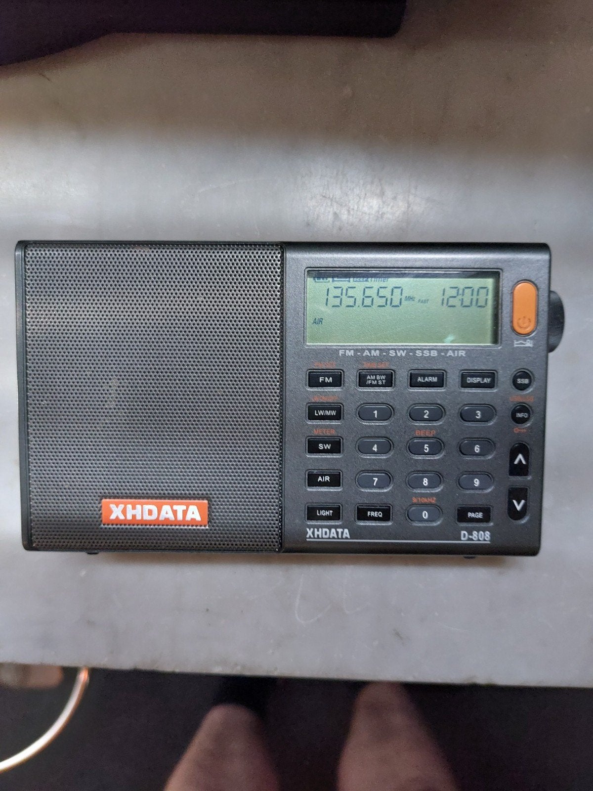 XHDATA D-808 Wereldontvanger FM/AM/SW/SSB/AIR Radio, Ophalen of Verzenden, Zo goed als nieuw, Wereldontvanger