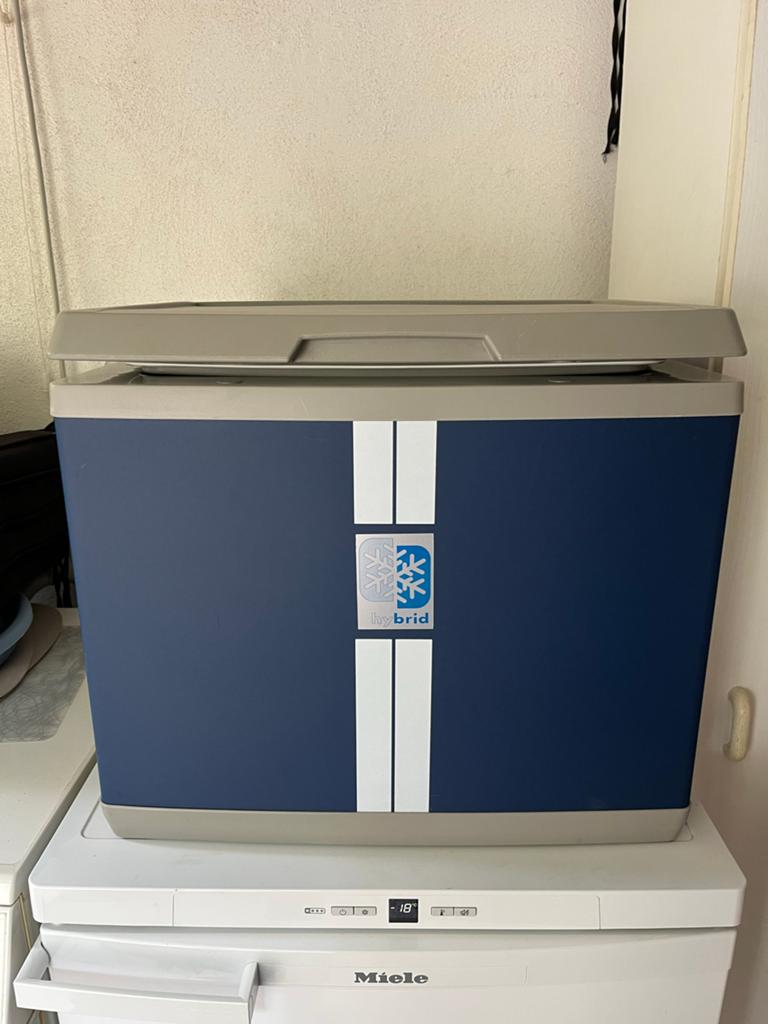 Mobicool Hybrid Koelbox/Vriezer - Perfect voor onderweg, Caravans en Kamperen, Ophalen, Zo goed als nieuw, Koelbox, Compressor