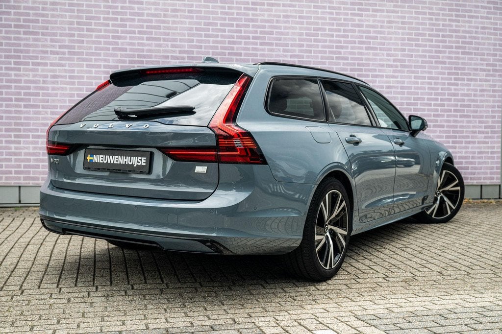 Volvo V90 2.0 T6 Plug-in Hybrid AWD Plus Dark | PHEV Long Ra, Auto's, Volvo, 12 maanden, Euro 6, 4 cilinders, 180 min
