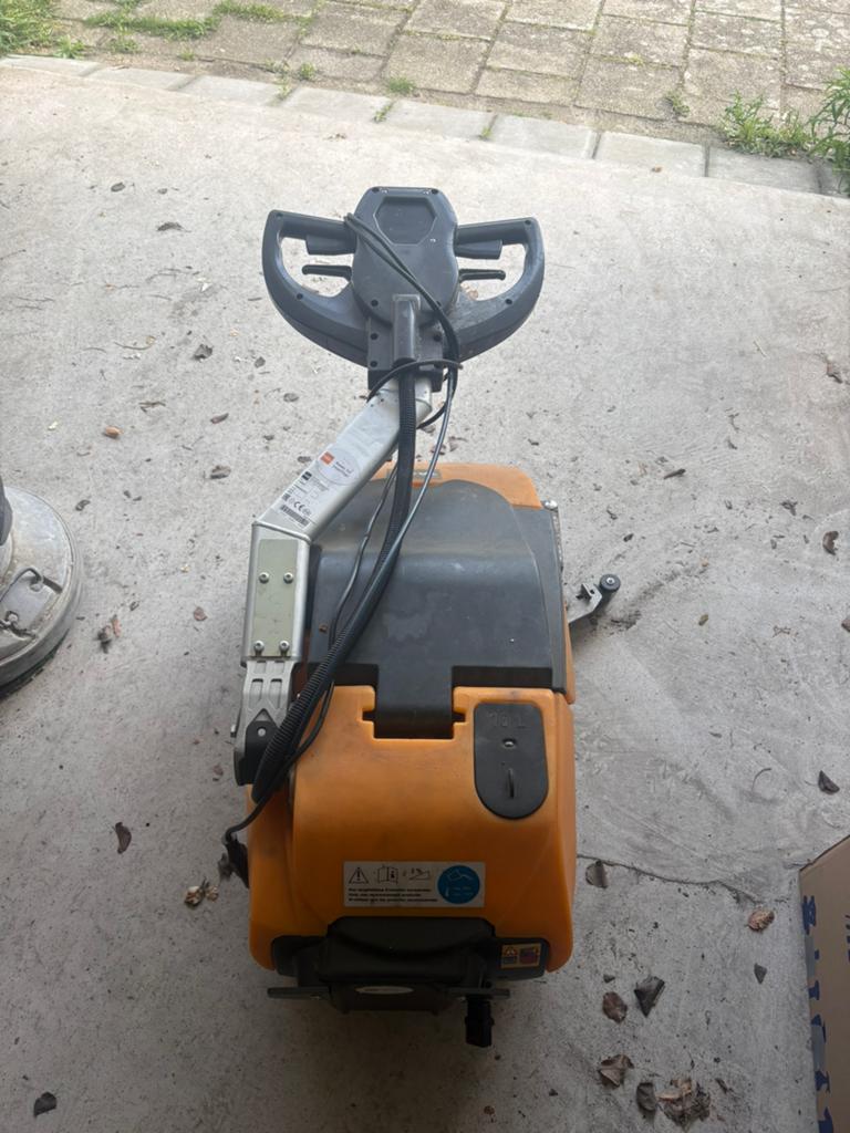 Taski co350.5 Schrob- en zuigmachine, Ophalen, Gebruikt, Schrobmachine