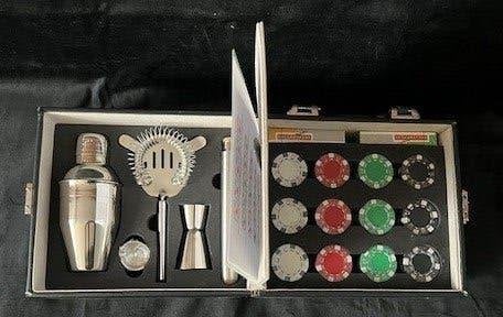 Draagbare koffer cocktail set / pokerspel en Bacardi stirrer, Ophalen of Verzenden, Zo goed als nieuw, Gebruiksvoorwerp