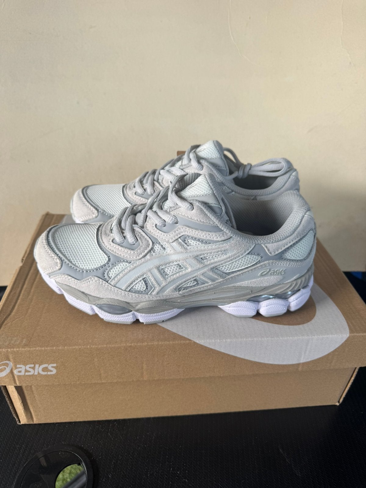 Asics Gel-NYC Grey White maat 37, Ophalen of Verzenden, Zo goed als nieuw, Grijs, Sneakers of Gympen