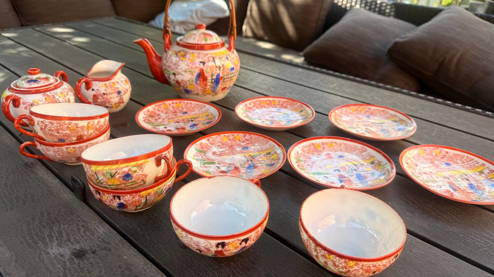 Vintage Japans theeservies met handgeschilderde decoratie, Antiek en Kunst, Antiek | Servies compleet, Ophalen