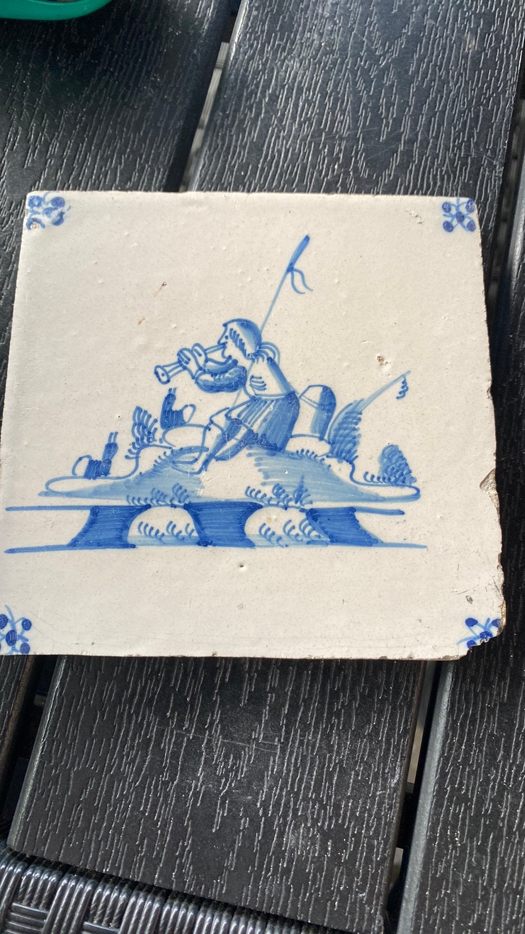 Man met hoorn/ toeter, Ophalen