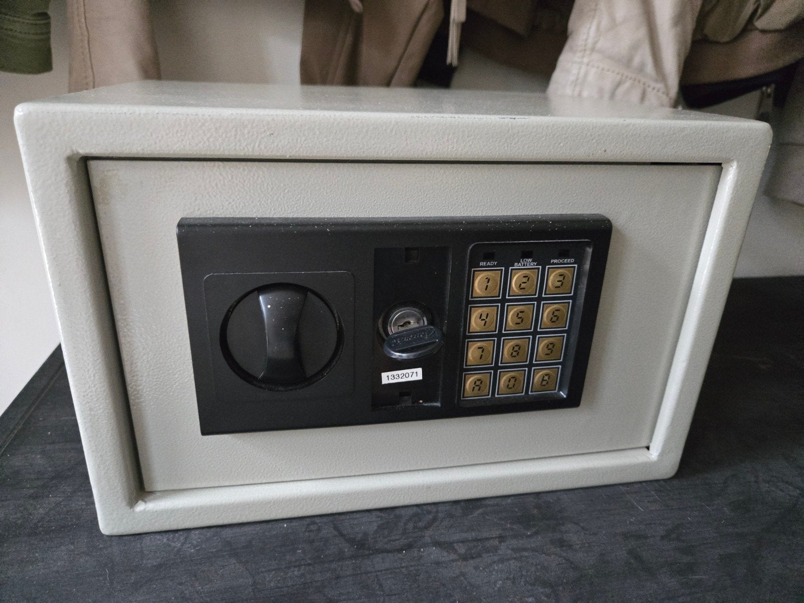 Compacte kluis met cijferslot en sleutel, Huis en Inrichting, Ophalen