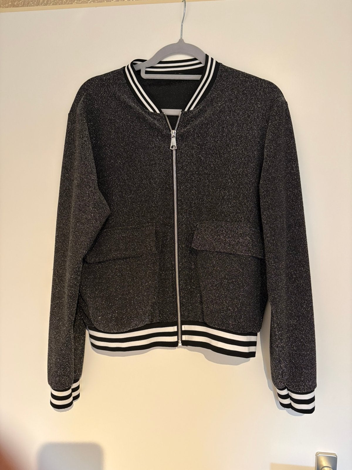 Bomberjasje, Kleding | Dames, Maat 38/40 (M), Zwart, Ophalen of Verzenden, Zo goed als nieuw