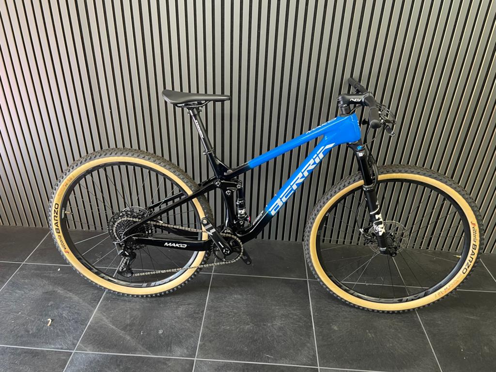 Berria Mako 4 SX Carbon Full Suspension – Maat S, 45 tot 49 cm, Nieuw, Schijfrem, Ophalen