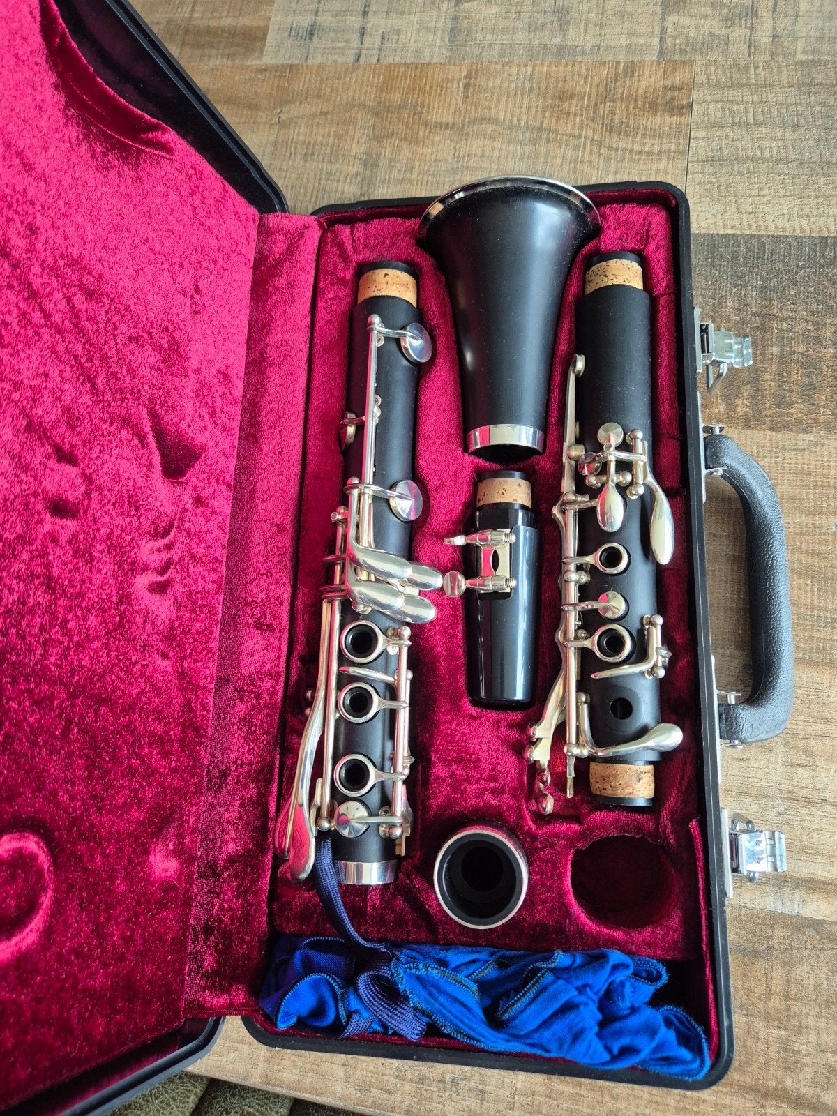 Jupiter CL-637 Bes-klarinet met koffer - Zo goed als nieuw, Ophalen of Verzenden, Zo goed als nieuw, Kunststof, Met koffer