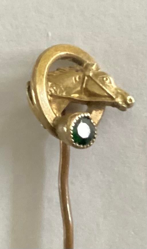 Antieke das,rever speld Paardenhoofd,hoefijzer met steentje, Sieraden, Tassen en Uiterlijk, Antieke sieraden, Ophalen, Broche