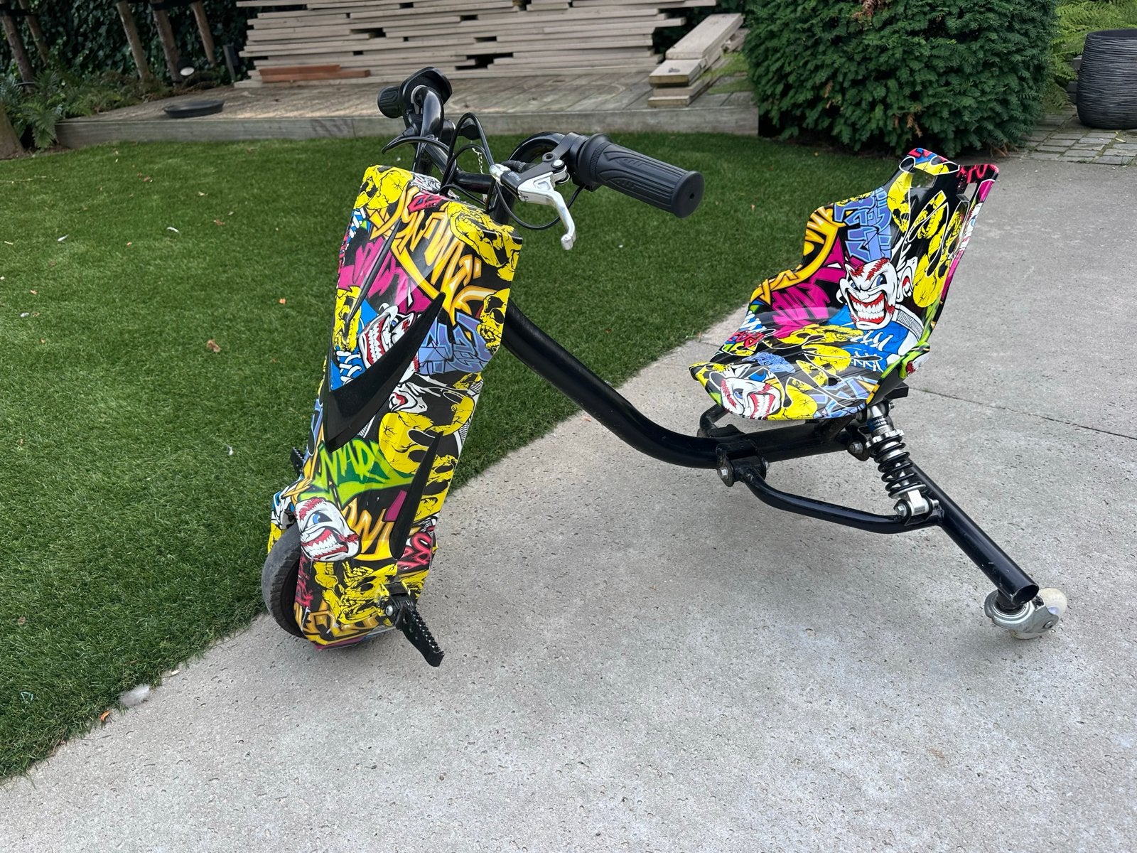 Elektrische Drift Trike met Achtervering - Graffiti Design, Ophalen, Zo goed als nieuw, Overige typen