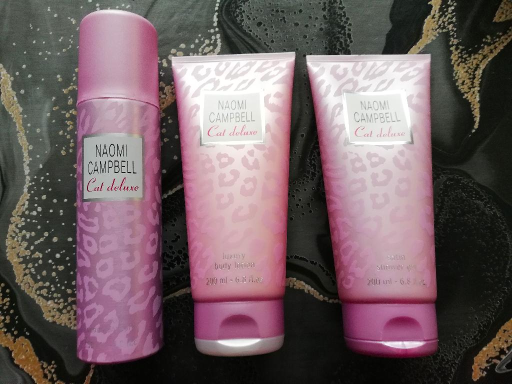 Naomi Campbell douchegel, bodylotion en deodorantspray, Ophalen of Verzenden, Nieuw