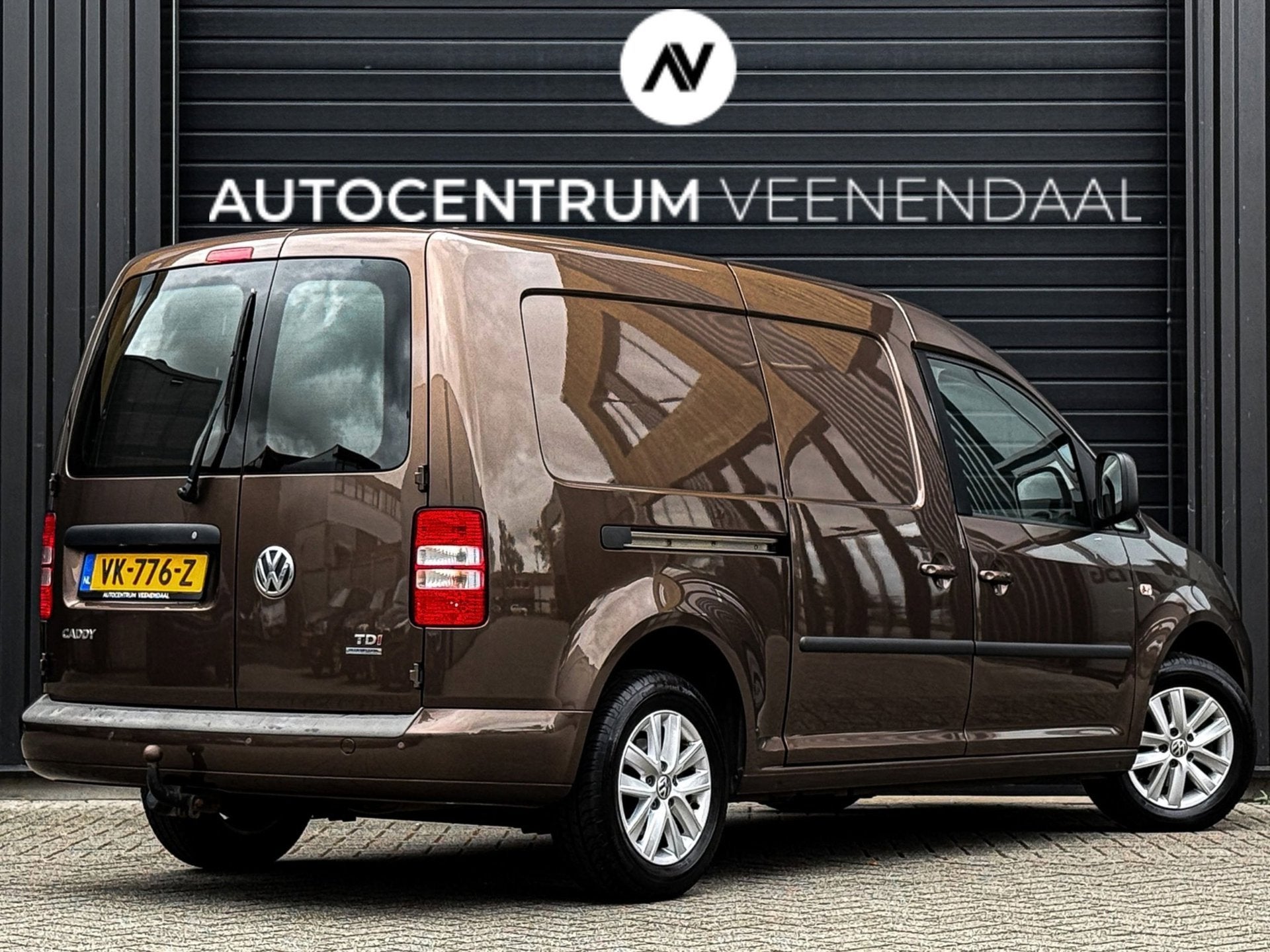 Volkswagen Caddy Maxi 1.6 TDI DSG 102 PK TREKHAAK/2E EIG/CRU, Auto's, Stof, Gebruikt, Bruin, Volkswagen