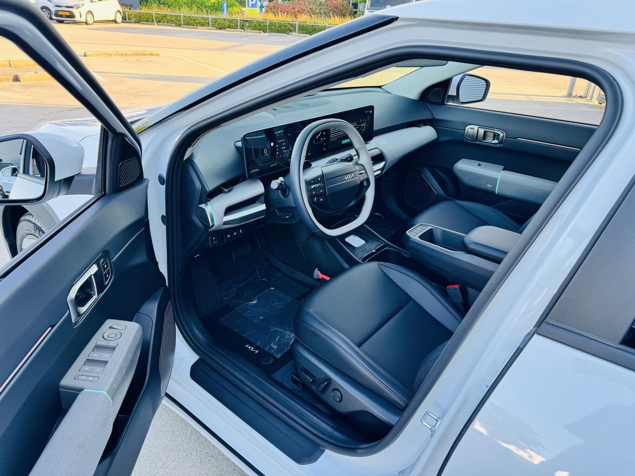 Kia EV4 Plus Advanced 58.3 kWh Voordeelauto ! Vlot rijden !, Auto's, Gebruikt, Adaptive Cruise Control, Leder en Stof, Wit