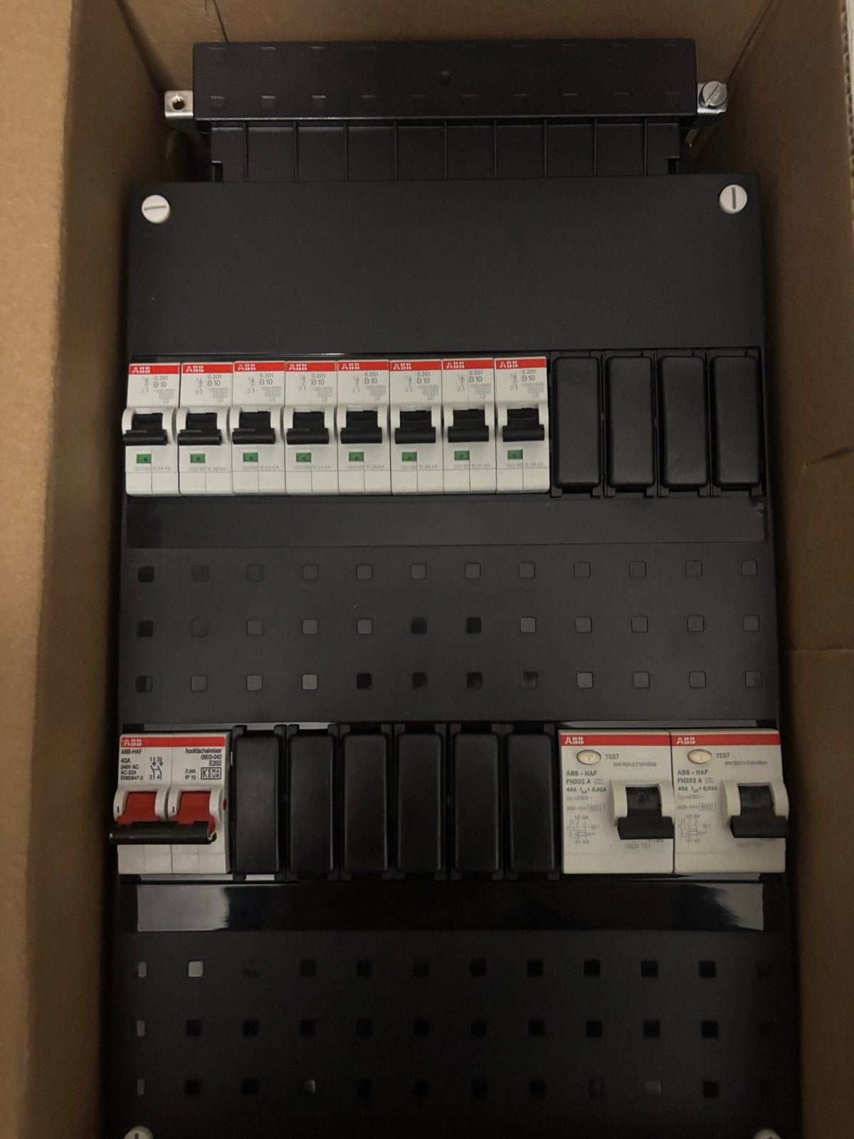 Nieuw ABB Groepenkast met diverse schakelaars, Doe-het-zelf en Verbouw, Elektra en Kabels, Ophalen of Verzenden, Nieuw, Overige typen