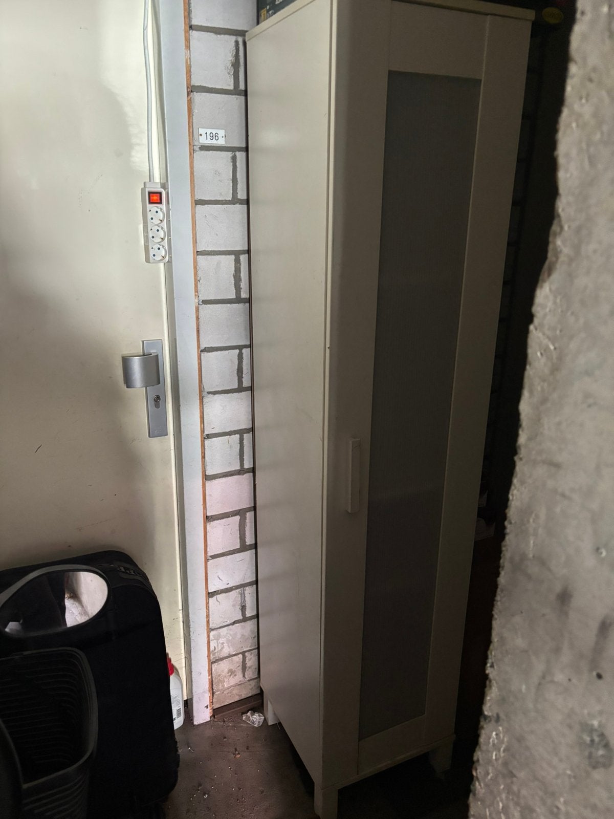 Smalle Kledingkast kleur wit ikea, Huis en Inrichting, Ophalen, Zo goed als nieuw