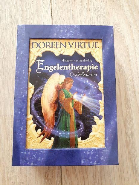 Doreen Virtue - Engelentherapie orakelkaarten in luxe box, Verzenden, Zo goed als nieuw, Overige onderwerpen, Achtergrond en Informatie