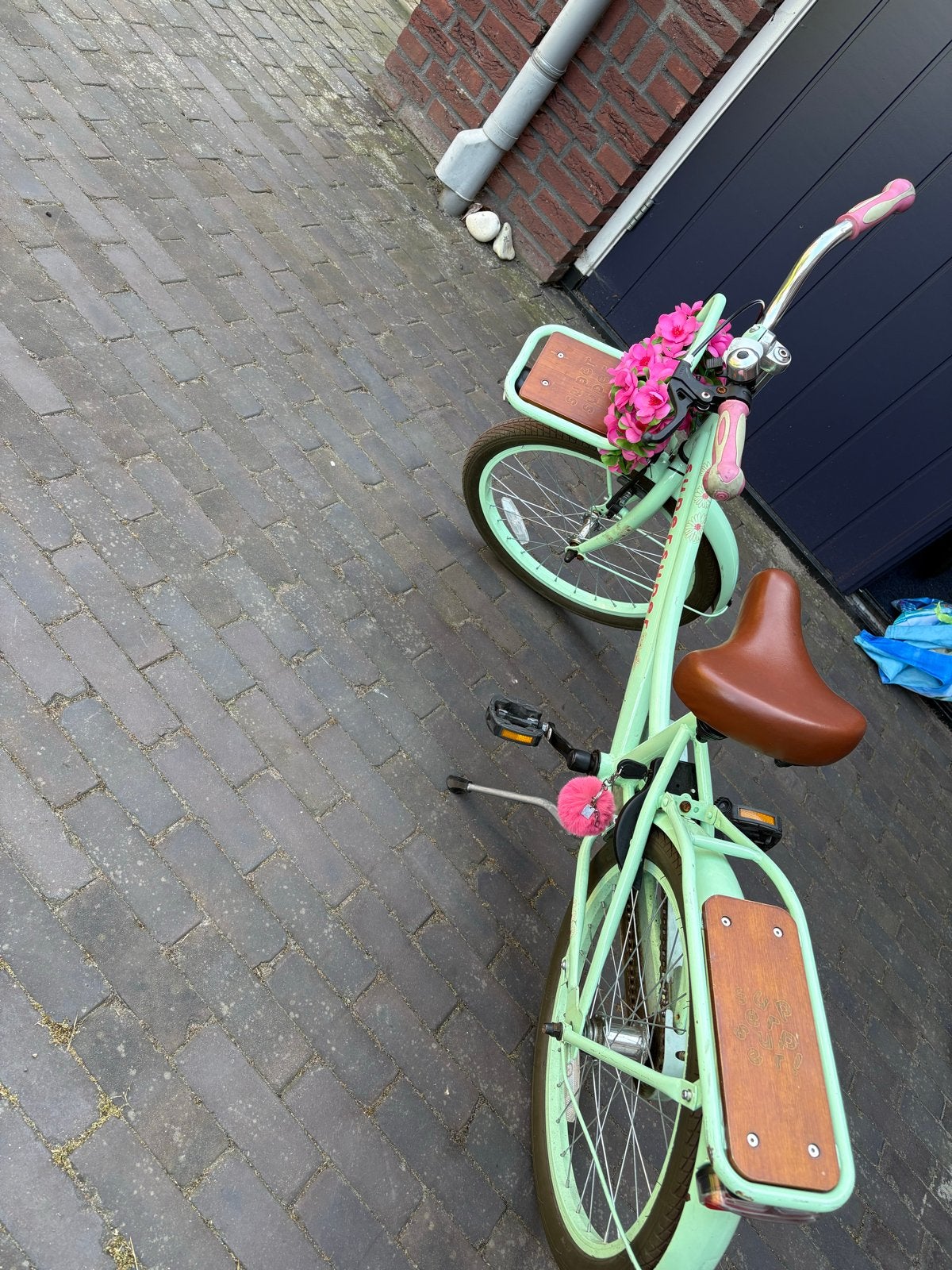 Leuk SuperSuper meisjesfietsje 20 inch, Fietsen en Brommers, Fietsen | Meisjes, Ophalen, Terugtraprem, Gebruikt, Handrem