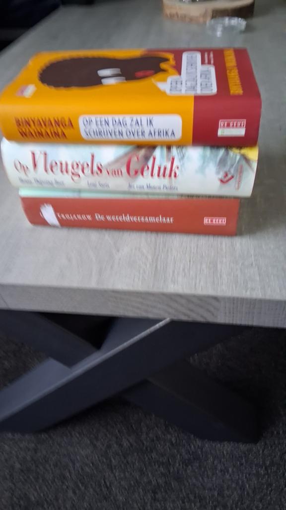 3 Boeken: Afrika, Geluk, Wereldverzamelaar, Ophalen of Verzenden, Gelezen, Binyavanga Wainaina, Tiziano Terzani, Wereld overig