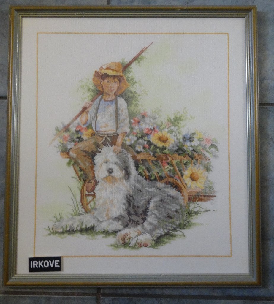 JONGEN MET HOND BOBTAIL * Geborduurd *, 44 cm, Textiel, Ophalen of Verzenden, Zo goed als nieuw