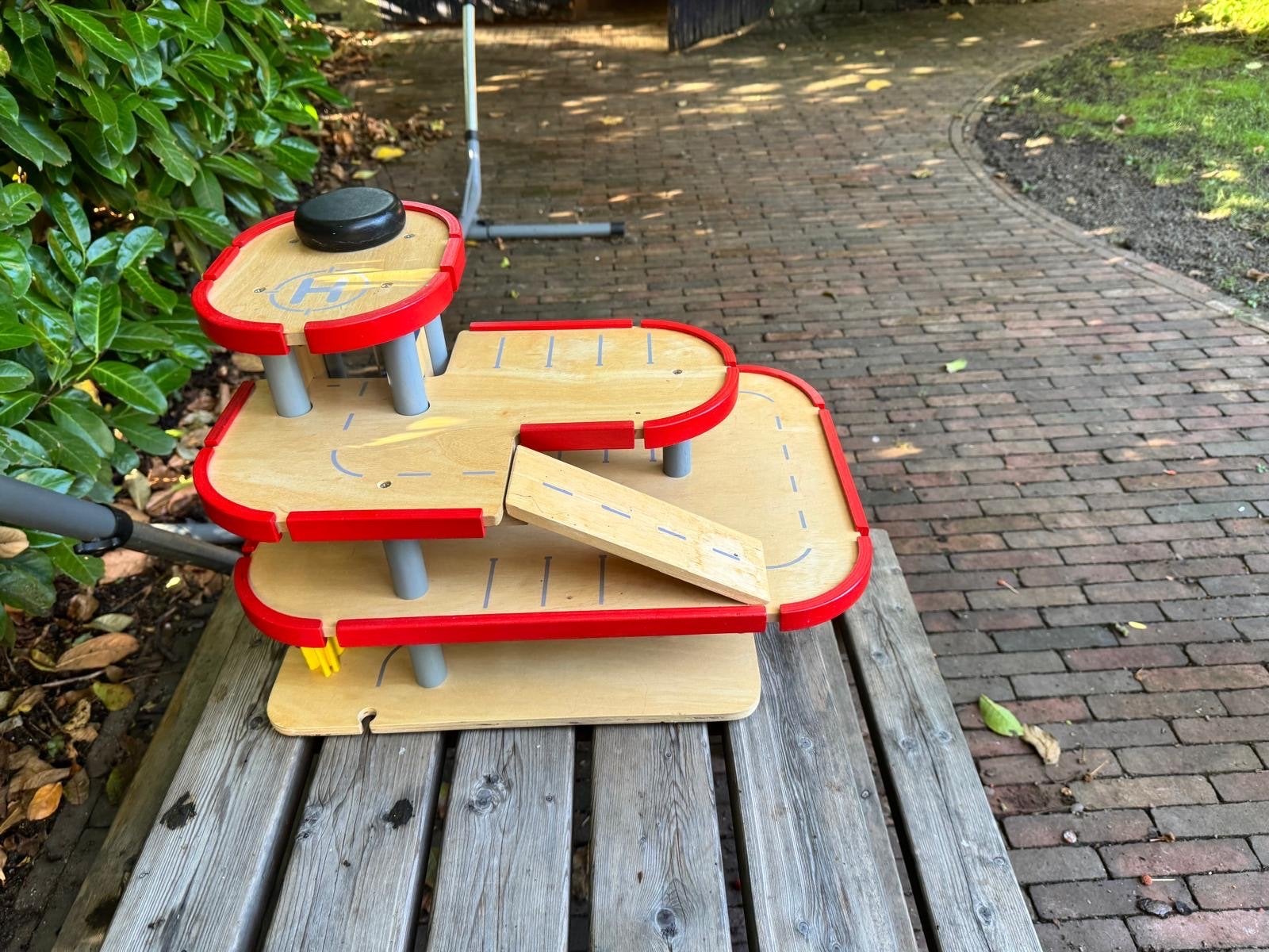 Houten parkeergarage met helikopterplatform, Ophalen, Gebruikt, Overige typen