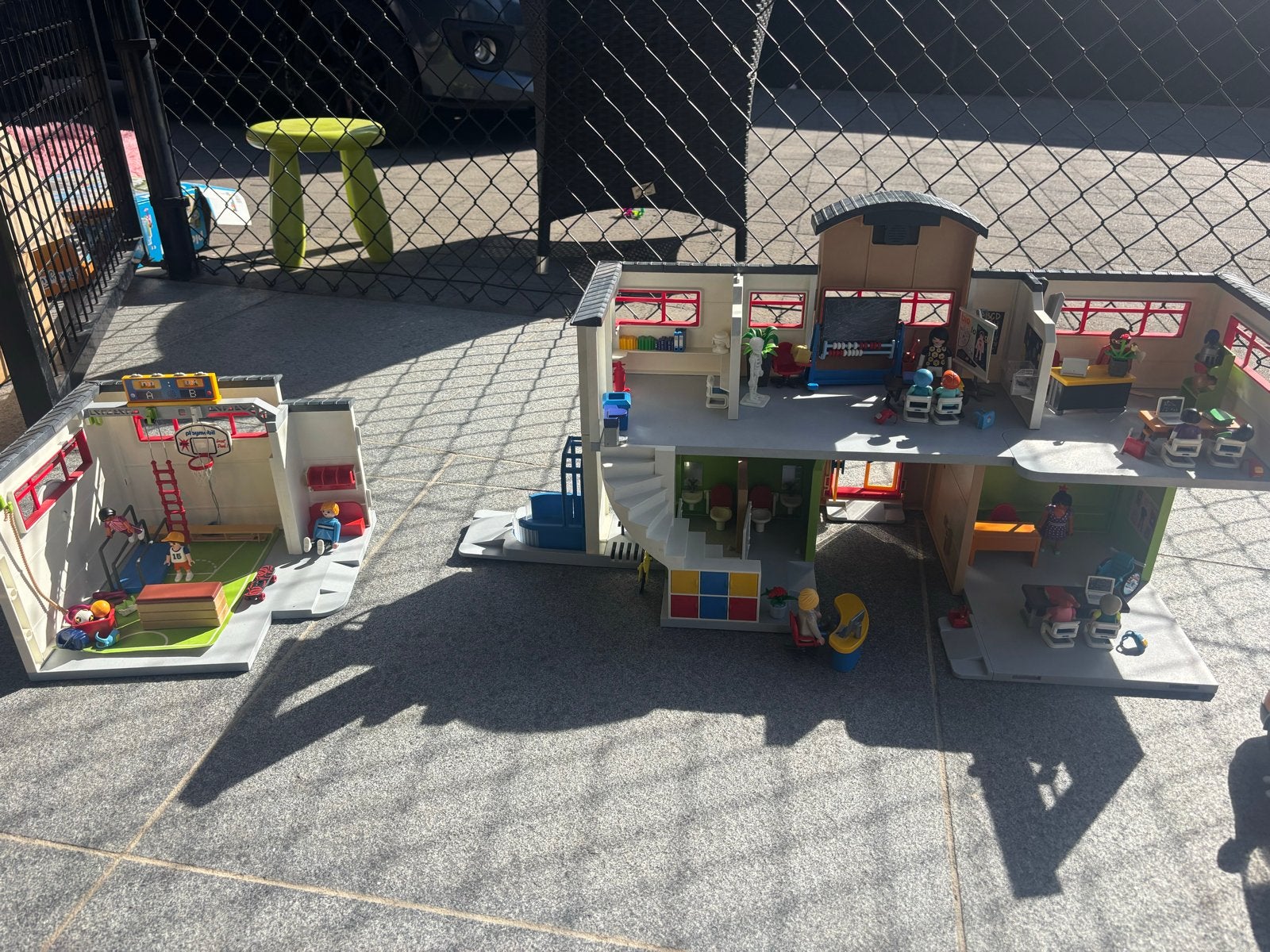 Playmobil school met gymzaal en schoolbus, Ophalen, Gebruikt, Jongen of Meisje