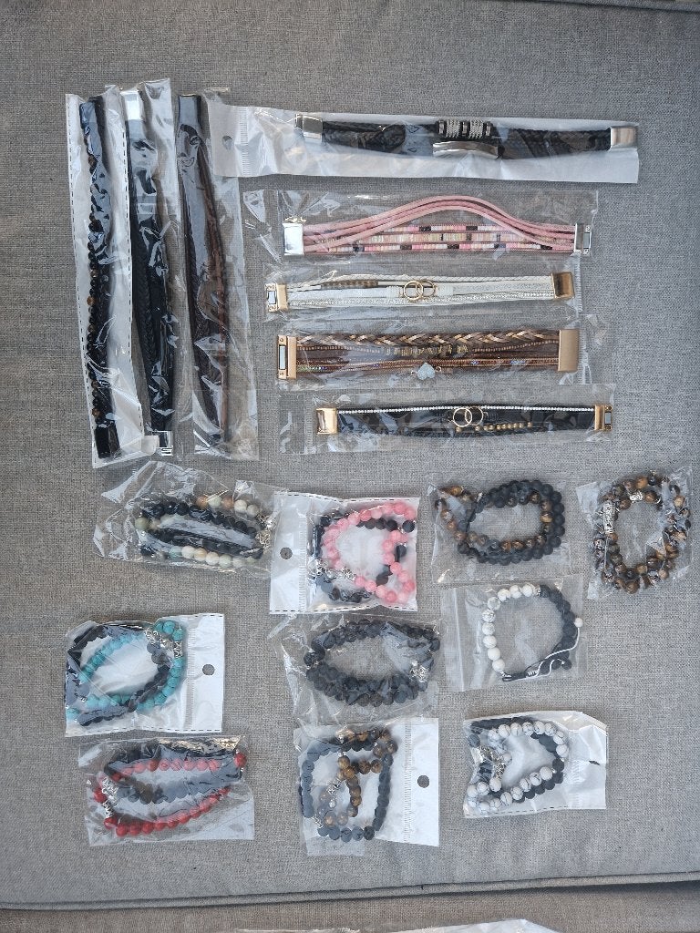 Partijverkoop kralenarmbanden en kunstleer armbanden., Overige materialen, Met bedels of kralen, Overige kleuren, Nieuw