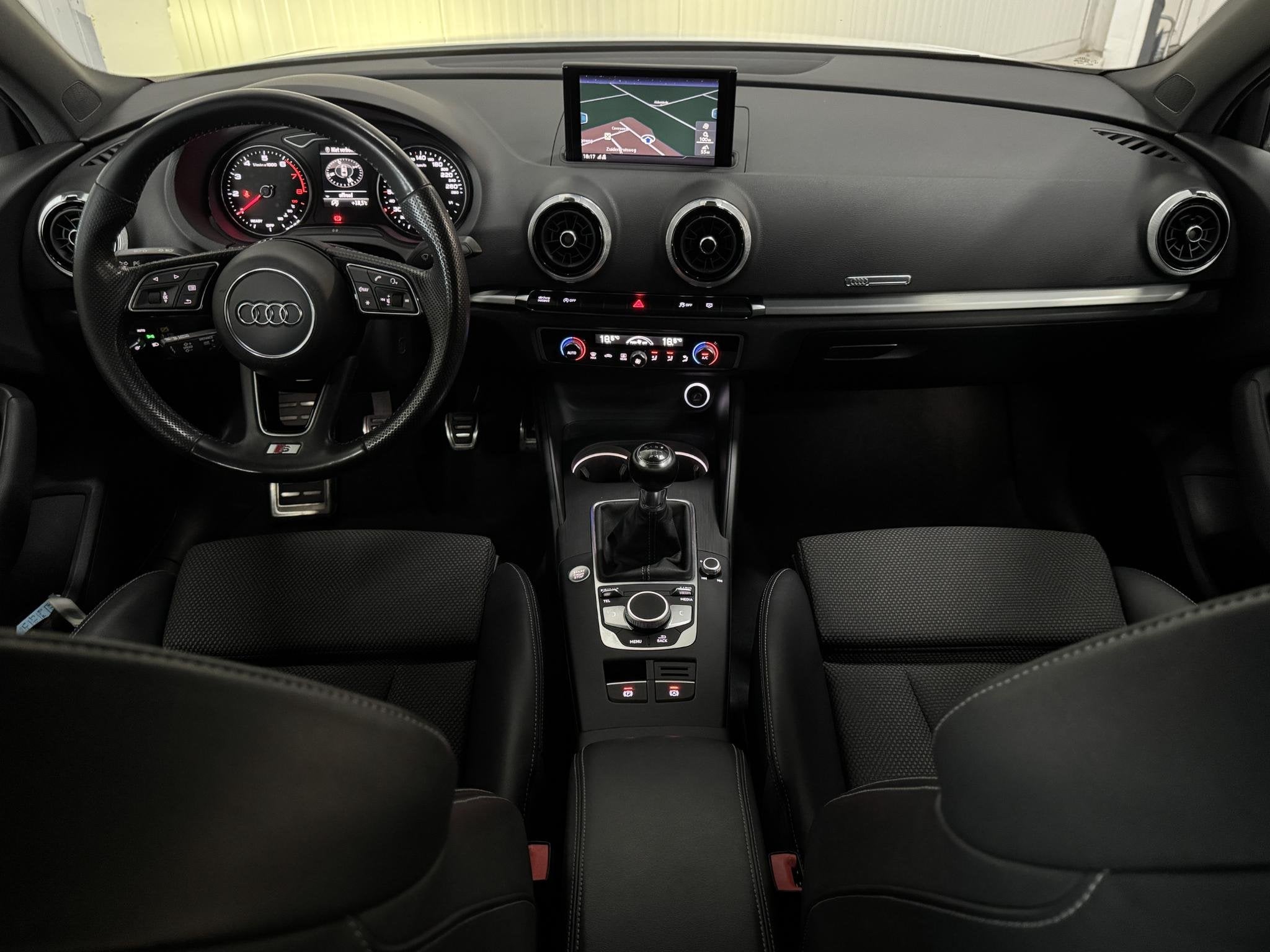 Audi A3 Limousine 1.0 TFSI Sport S Line Edition DB-RIEM-VERV, Voorwielaandrijving, 1160 kg, Gebruikt, Wit
