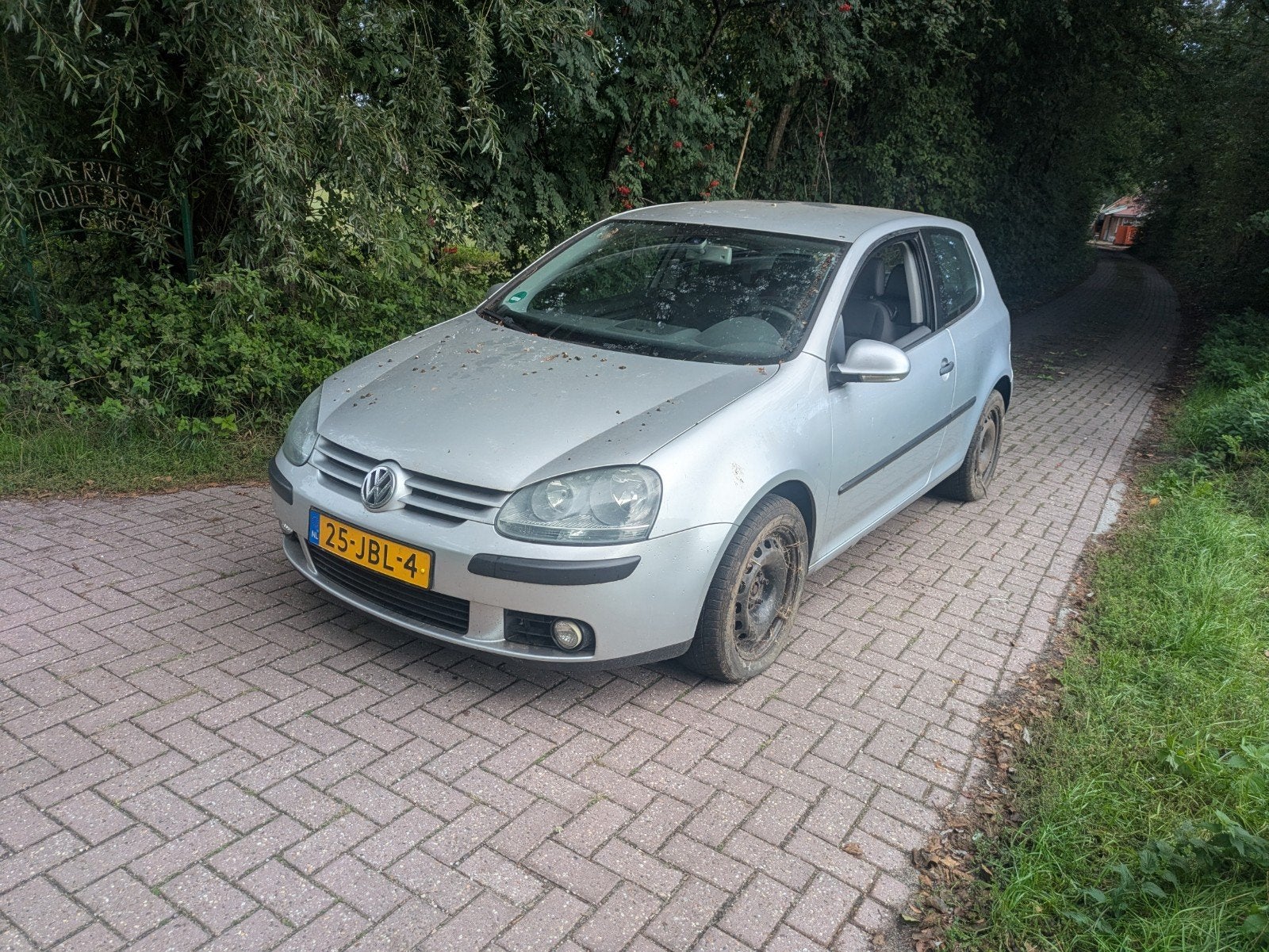 Volkswagen Golf 2004 Grijs, Auto's, 620 kg, 1200 kg, 1240 kg, 115 pk