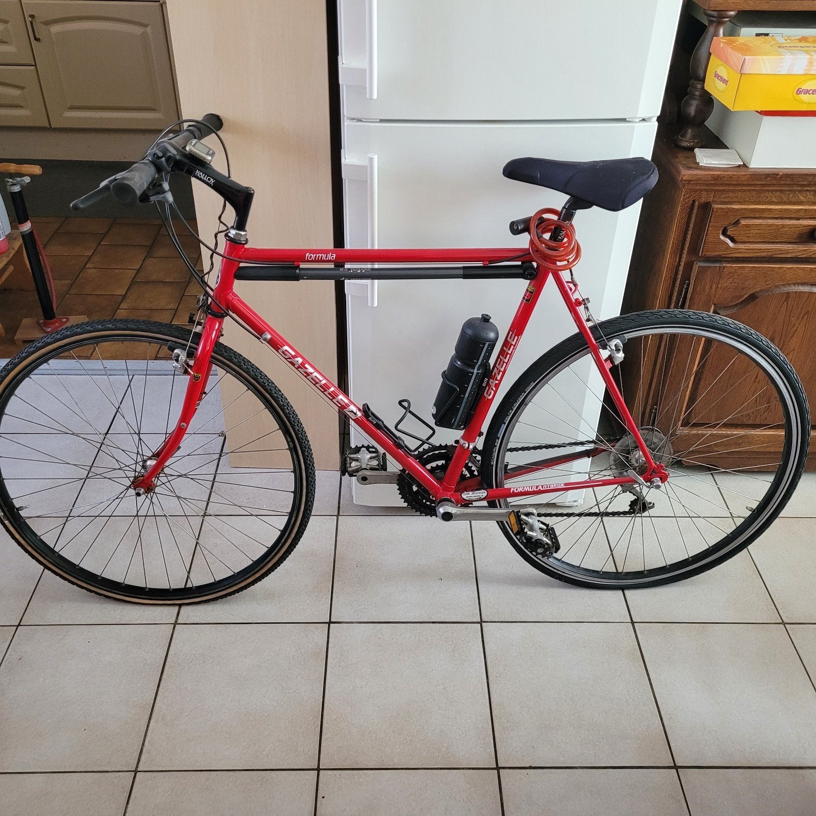 Gazelle Formula Hybride Fiets - Rood, 21 versnellingen, Ophalen, 28 inch, Velgrem, Meer dan 20 versnellingen