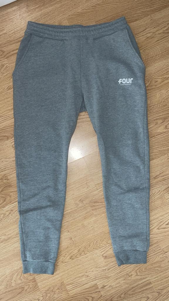 Four broek te koop, Ophalen of Verzenden, Zo goed als nieuw, Maat 52/54 (L), Grijs