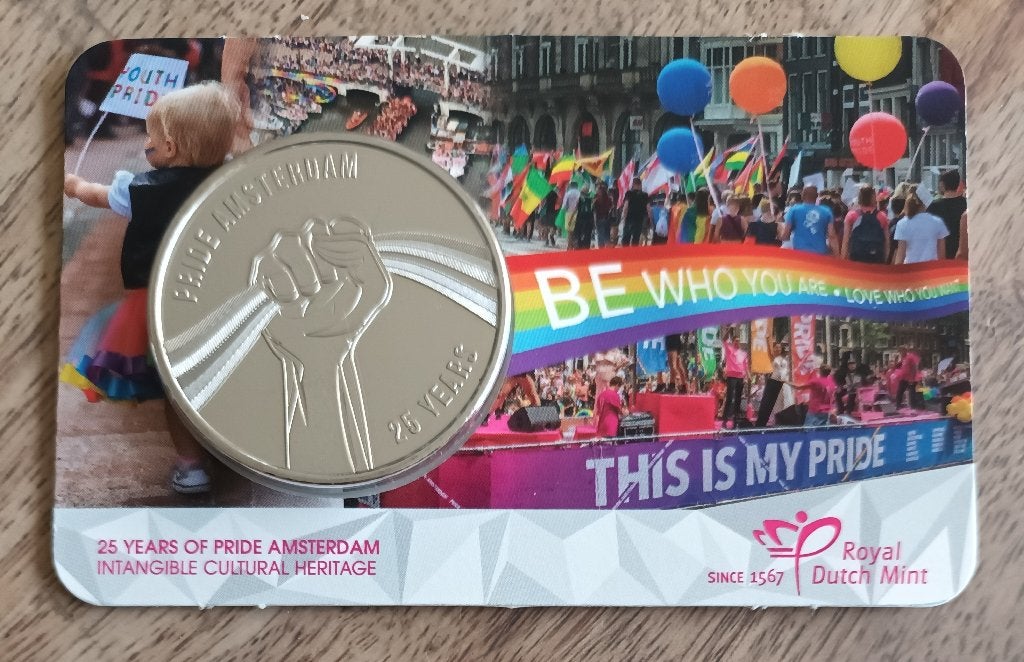 Herdenkingsmunt 25 jaar Pride Amsterdam 2021 Cu/Ni coincard, Ophalen of Verzenden, Koningin Beatrix, Overige waardes, Losse munt