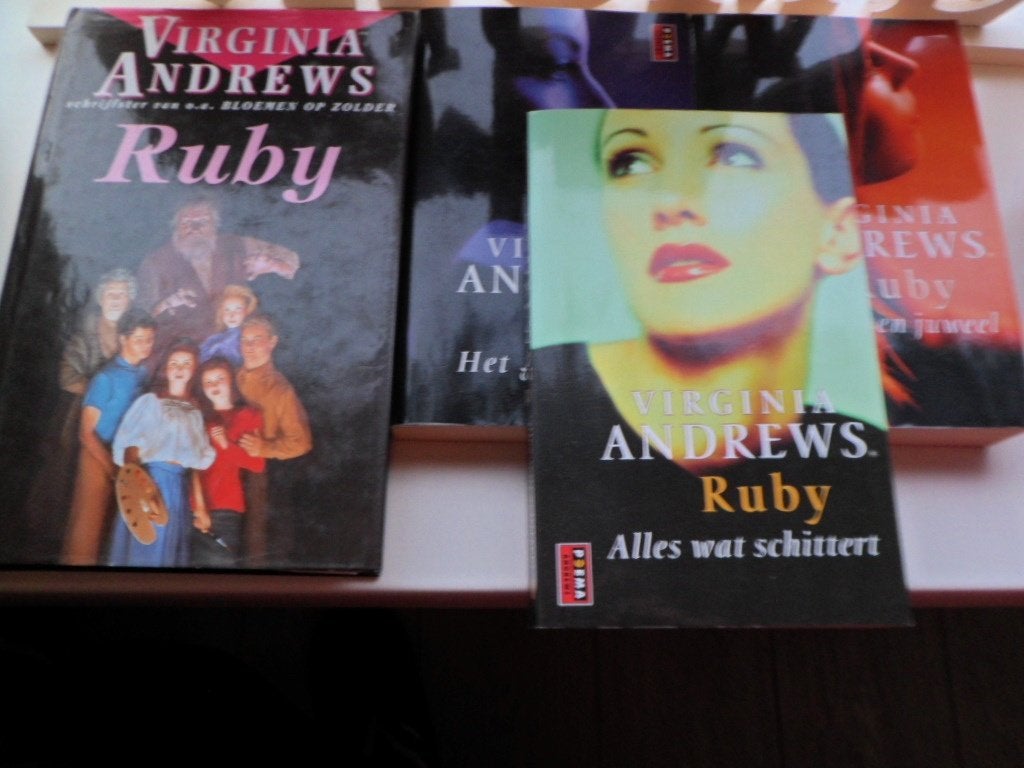 4 X Virginia Andrews delen Ruby serie 2 euro per stuk, Boeken, Ophalen of Verzenden, Zo goed als nieuw, Virginia Andrews, Amerika
