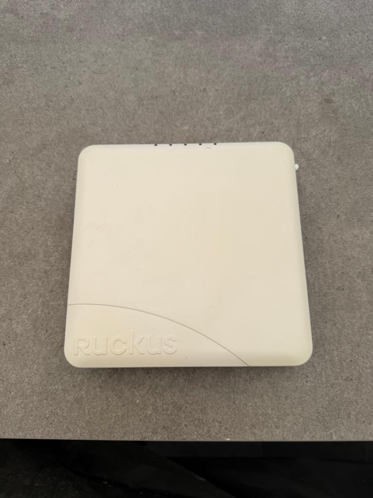 5 stuks Ruckus R600 Access Point - Model R600-WW00, Ophalen, Gebruikt