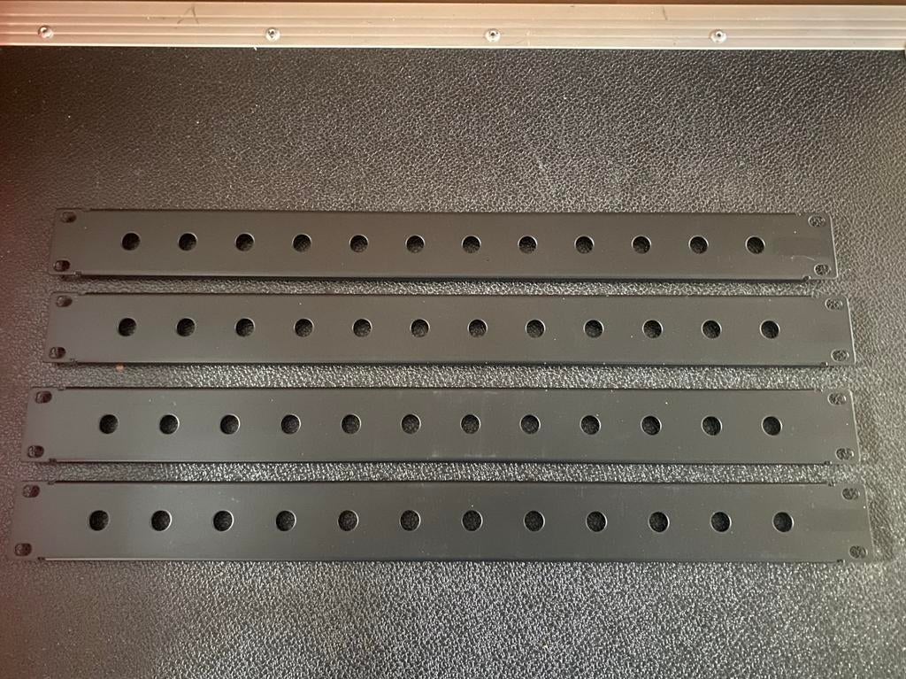 Nieuwe 19 inch panelen met 12 jack gaten, Ophalen of Verzenden, Nieuw, Overige instrumenten