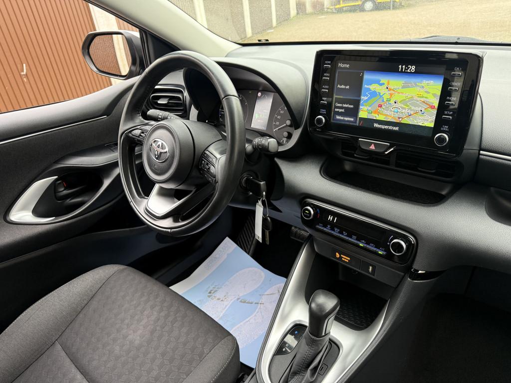 Toyota Yaris 1.5 Hybrid 115 Active (bj 2022, automaat), 450 kg, Gebruikt, Euro 6, Met garantie (alle)