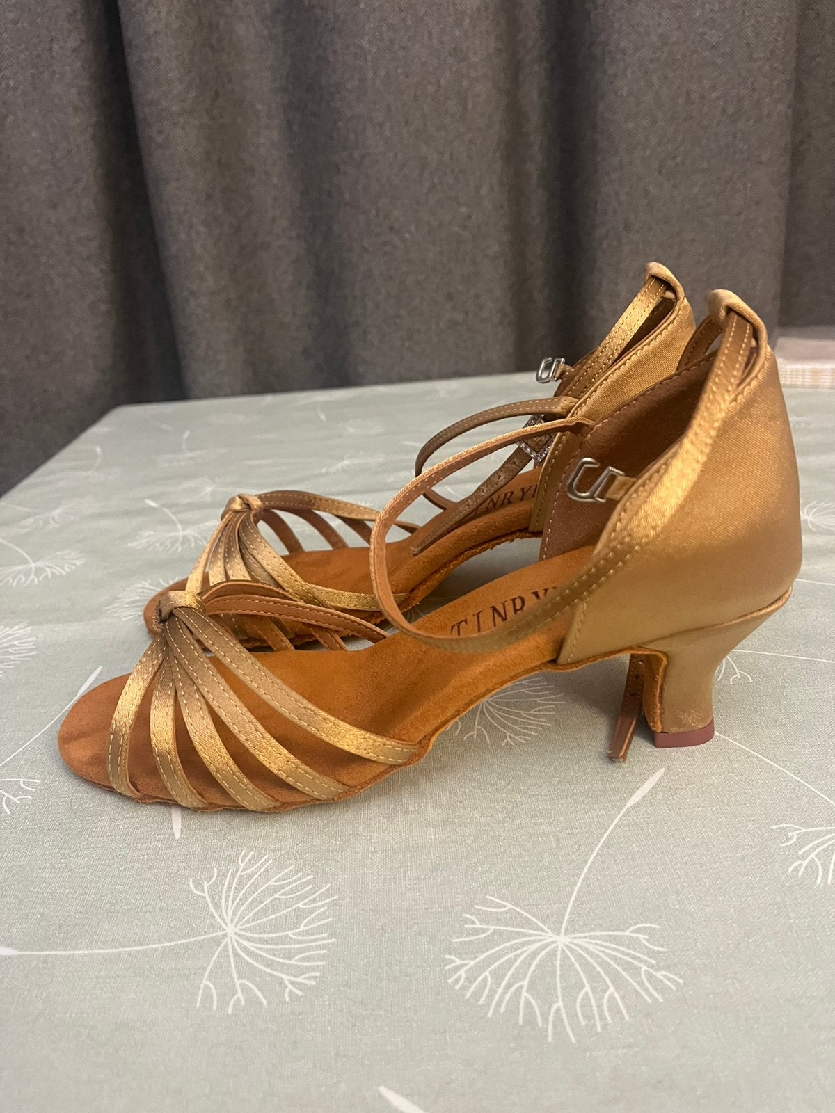 Dance Shoes (Latin, salsa, tango) Ladies beige, size 41, Beige, Dansschoenen, Ophalen of Verzenden, Zo goed als nieuw
