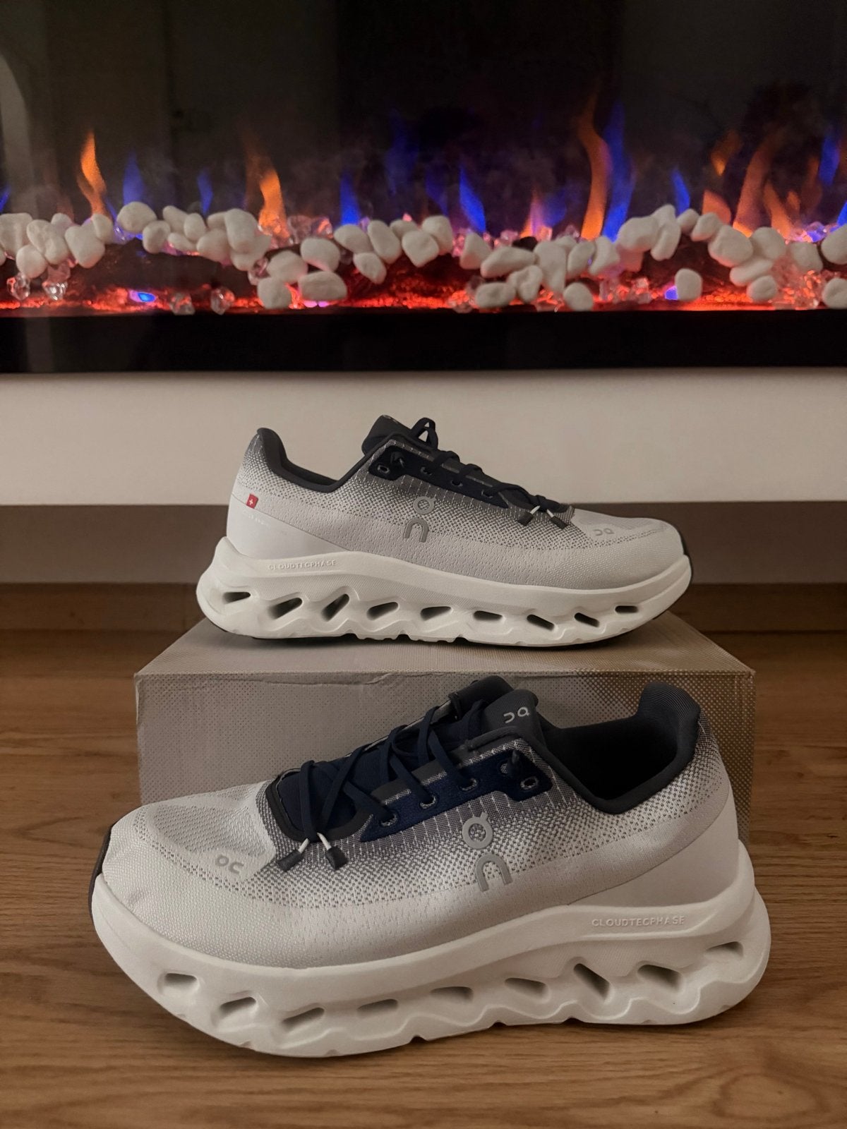On Cloud Sneakers - ALLE MATEN VERKRIJGBAAR, Kleding | Dames, Schoenen, Ophalen of Verzenden, Zo goed als nieuw, Grijs, Sportschoenen