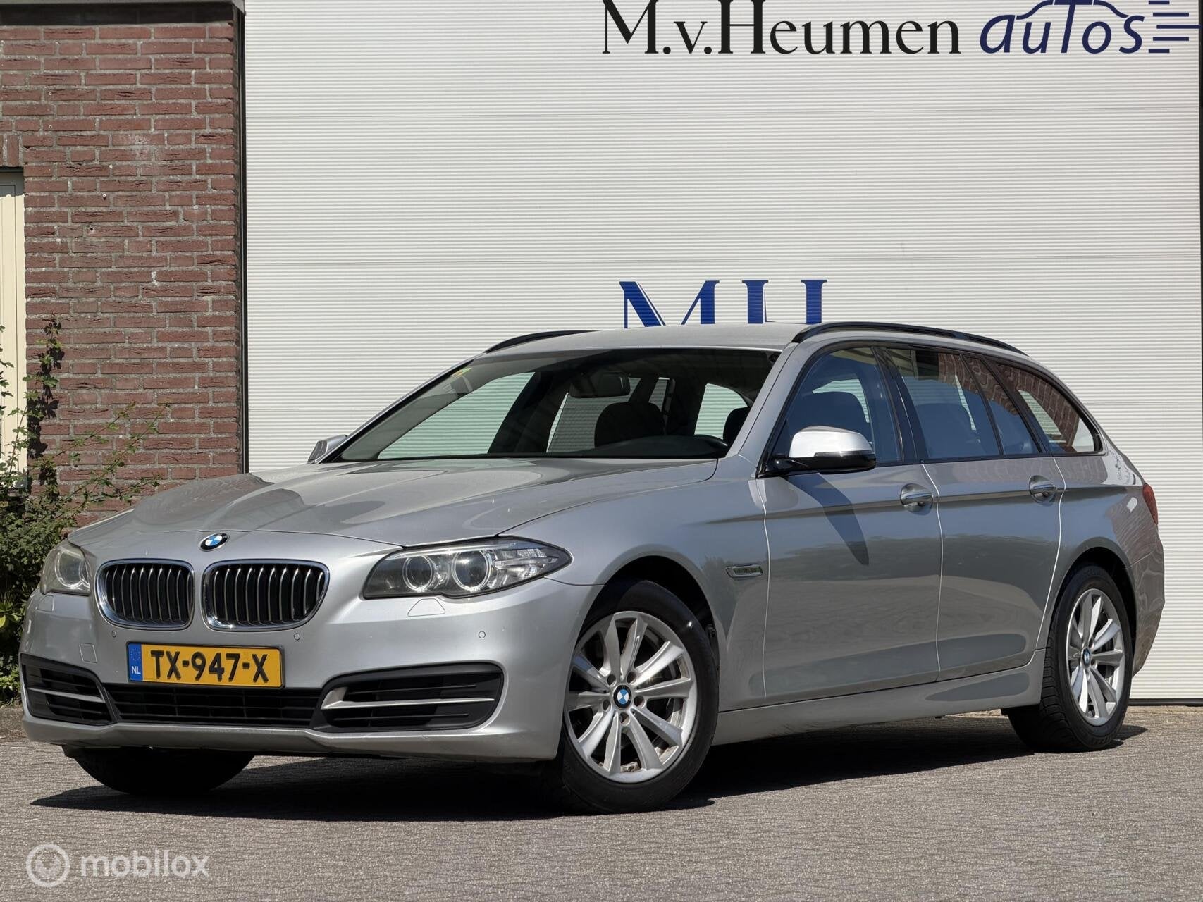 BMW 5-serie Touring 520xd LCI High Executive Keyless Stoelve, Auto's, BMW, Stof, 2000 kg, Automatische klimaatregeling, Diesel