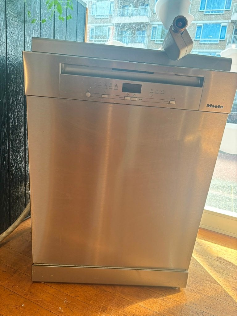 Goedwerkende vrijstaande Miele vaatwasser grijs, Witgoed en Apparatuur, Vaatwasmachines, Ophalen, Gebruikt, Minder dan 85 cm, 60 cm of meer