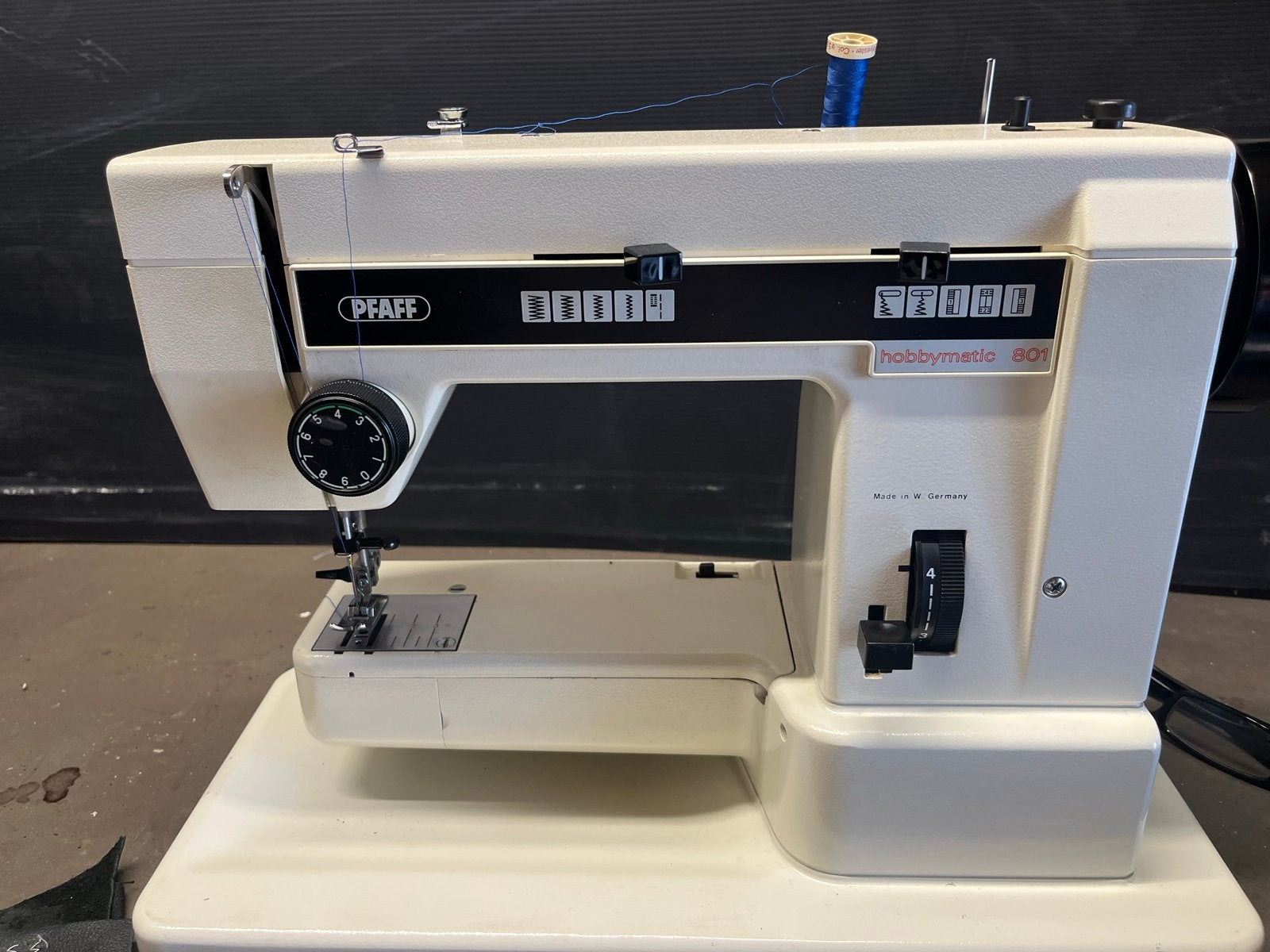 Pfaff Hobbymatic 801 Naaimachine met Koffer - Zo goed als ni, Ophalen of Verzenden, Zo goed als nieuw, Naaimachine, Pfaff