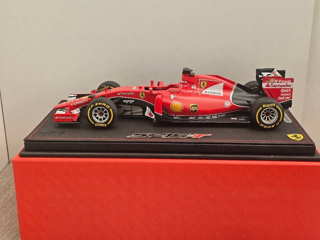 Ferrari SF15-T, S. Vettel, Winner Singapore '15 BBR de Luxe., Hobby en Vrije tijd, Modelauto's | 1:18, Ophalen of Verzenden, Nieuw