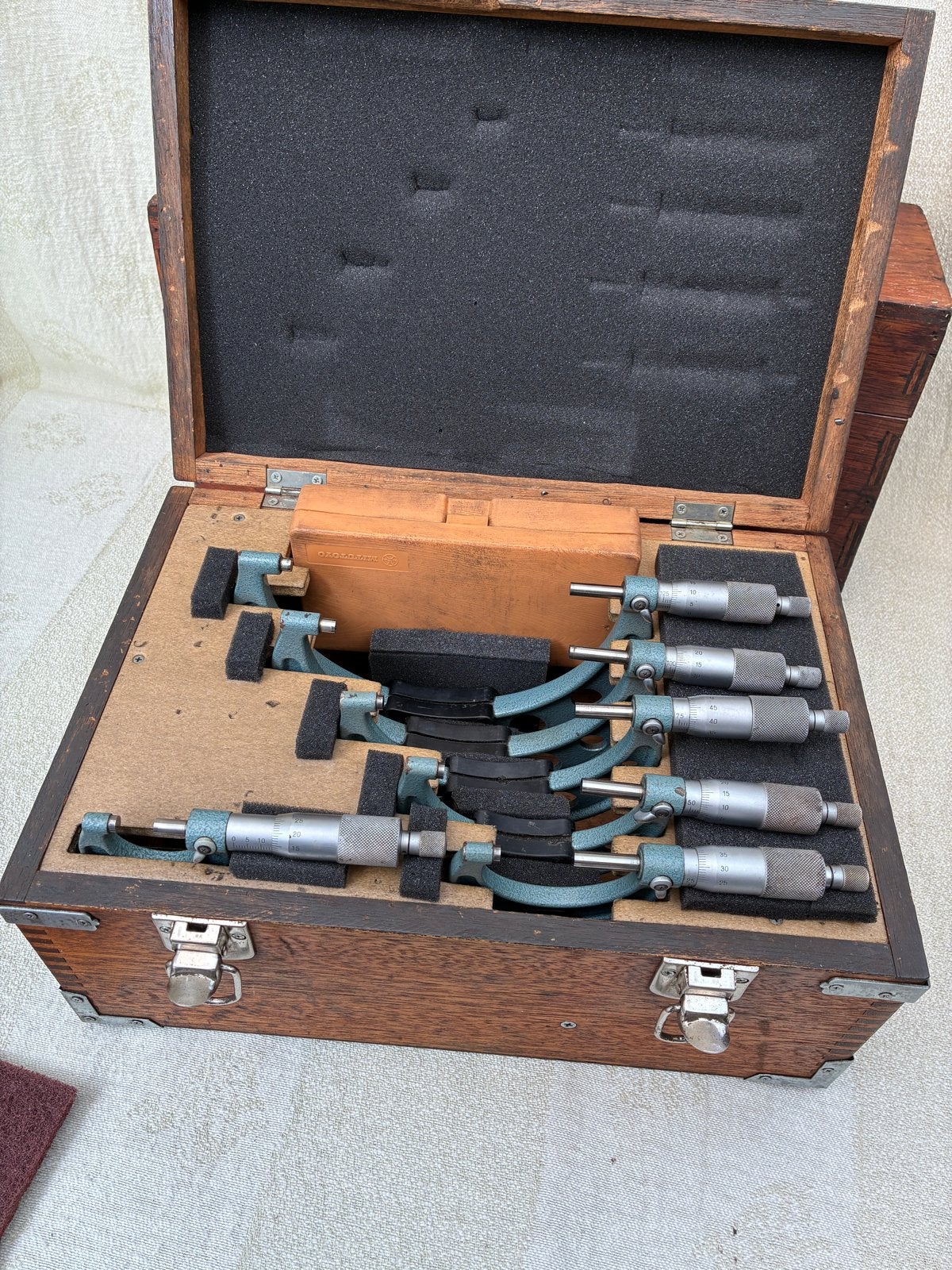 Mitutoyo Buitenschroefmaatset (0-150mm) in Houten Ki, Doe-het-zelf en Verbouw, Ophalen of Verzenden, Gebruikt