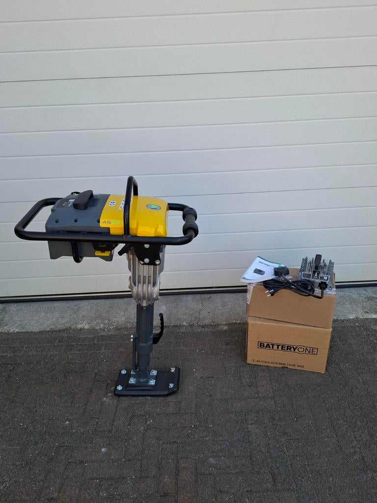 Wacker Neuson AS 30 stamper met nieuwe bob5 accu en lader, Ophalen of Verzenden, Nieuw